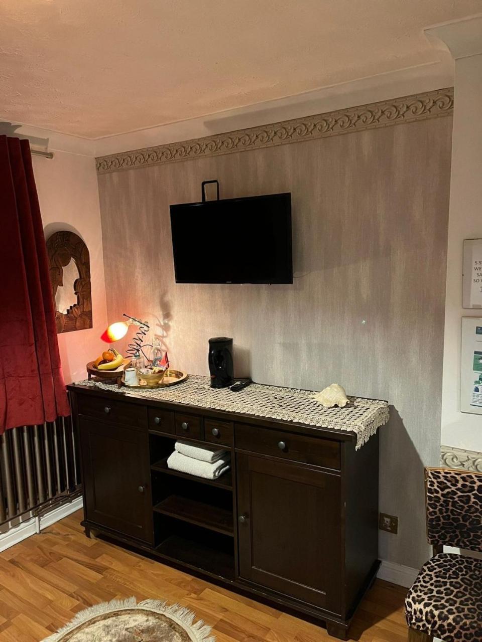 Lovely Double Bedroom In Rotherhithe London Bagian luar foto